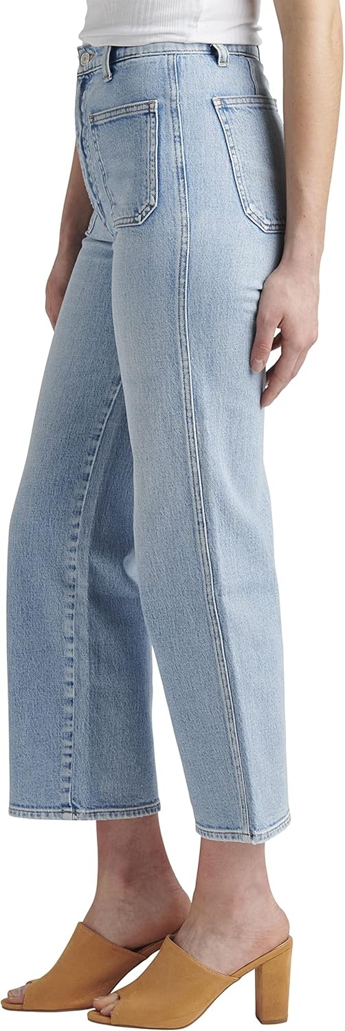 image:imageSilver Jeans Co Womens Patch Pocket High Rise Wide Leg JeansLight Wash Rcs102